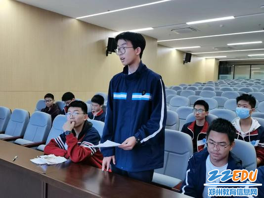 学生对食堂提出建议